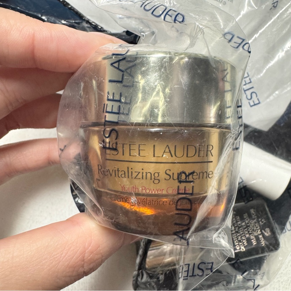 Estee Lauder 6 Pc Gift Set Revitalizing Supreme Creme, Serum, Eye Care, Lipstick - Picture 6 of 13